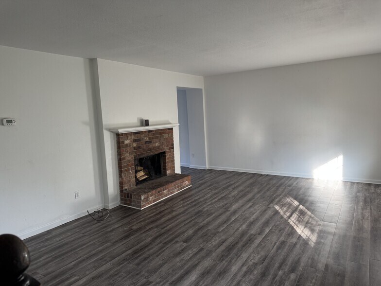 Building Photo - 6487 S Dayton St