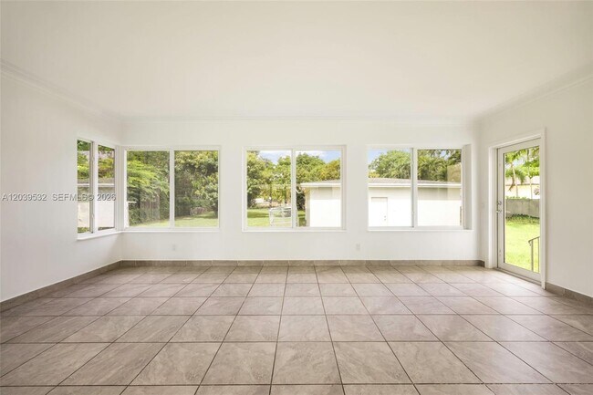 Building Photo - 7840 SW 71st Ave