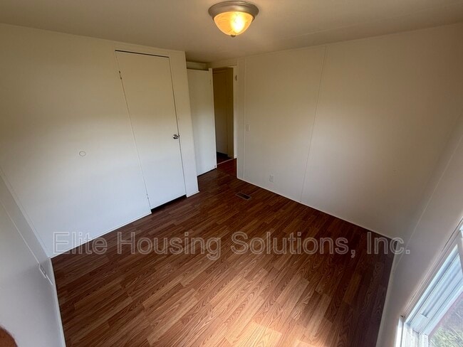 Building Photo - 3308 Old Stage Rd
