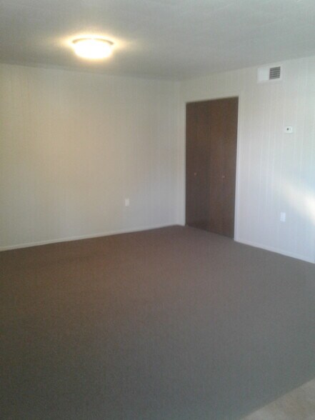 Building Photo - 207 Lana Dr