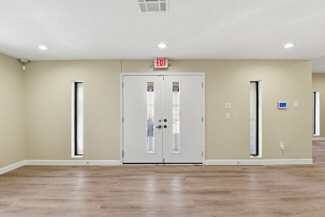 Building Photo - 3911 Fulton St