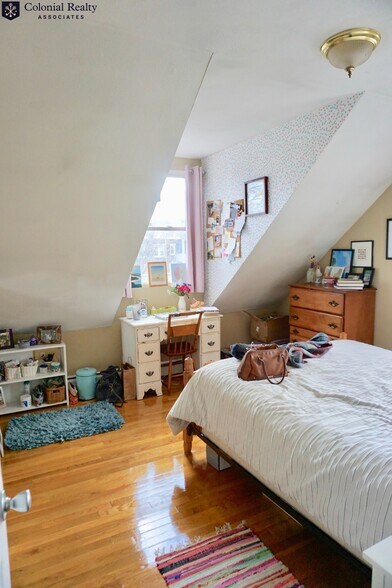 Building Photo - 19 Highgate St