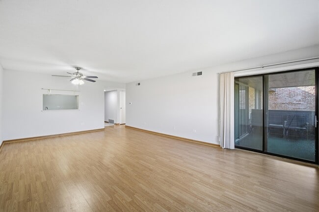 Building Photo - 1255 N Sterling Ave