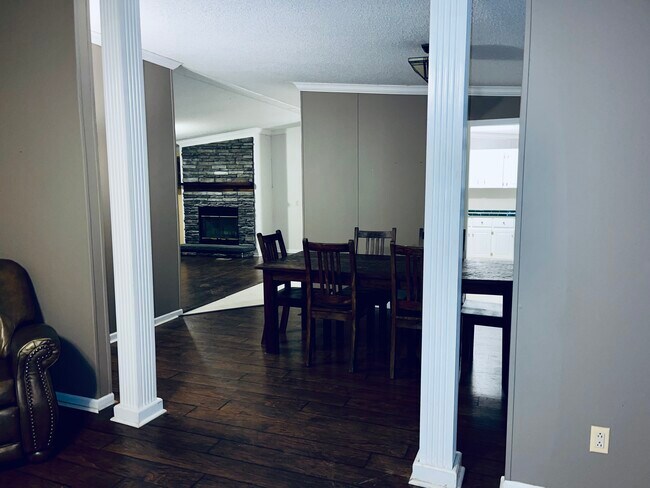 Building Photo - 294 Oscar Weeks Rd