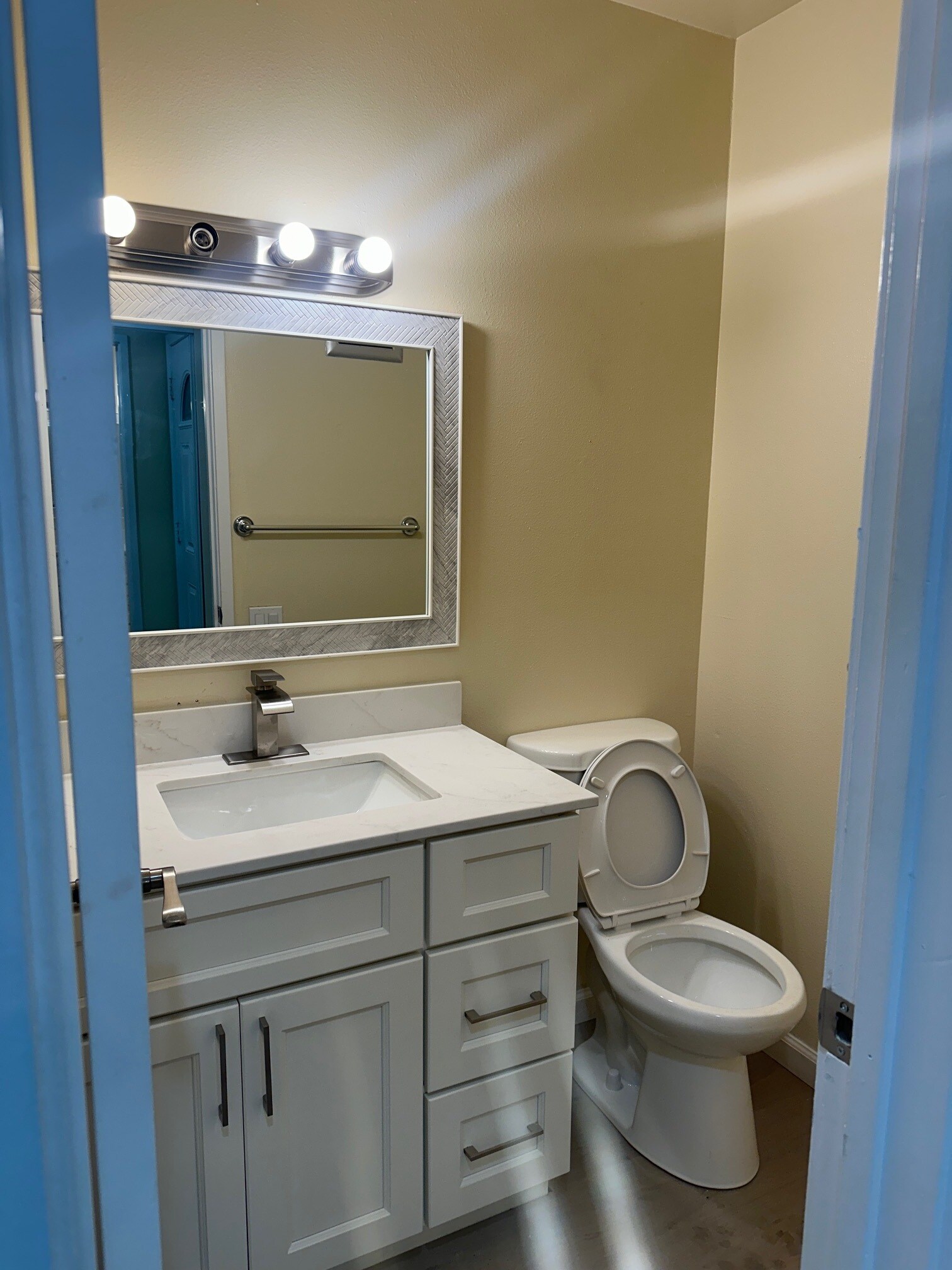 Building Photo - 1341 Drake Dr