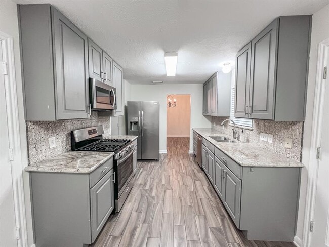 Building Photo - 319 Grand Isle Ln