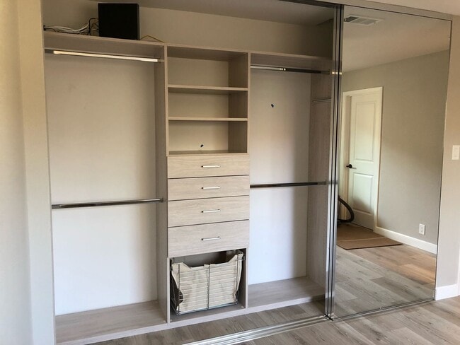Building Photo - SAN JOSE - Well Maintained 3/2 In A Quiet ...