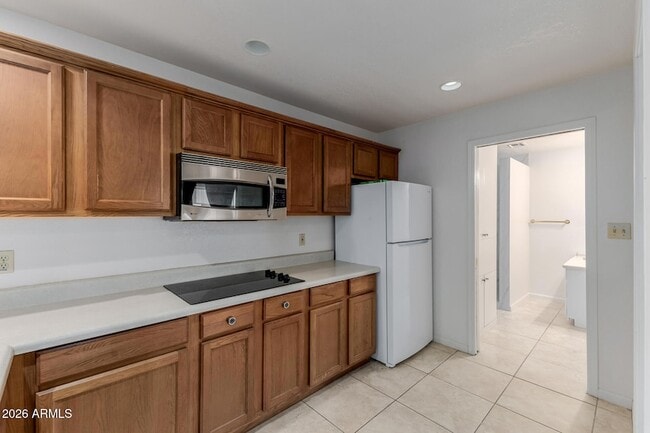 Building Photo - 6140 E Peak View Rd