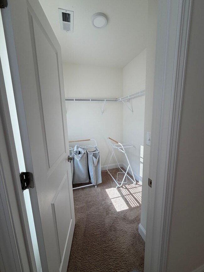 Building Photo - 763 Heartpine Dr