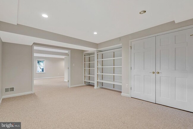 Building Photo - 1215 Delta Glen Ct
