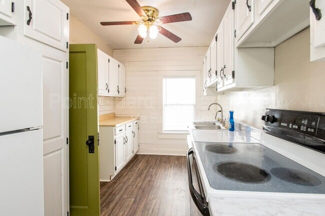 Building Photo - 149 S Richmond Ave