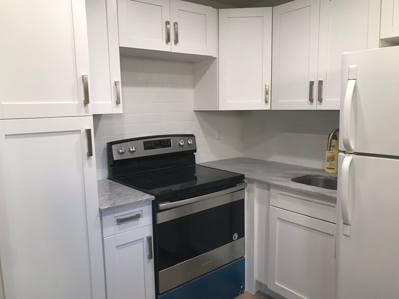 Building Photo - 536 14th St