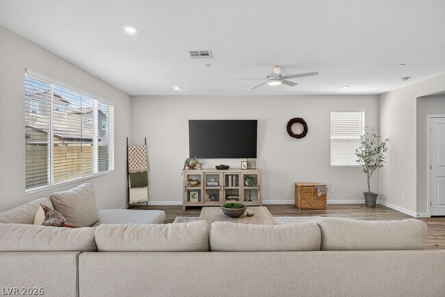 Building Photo - 10662 Carnes Ave