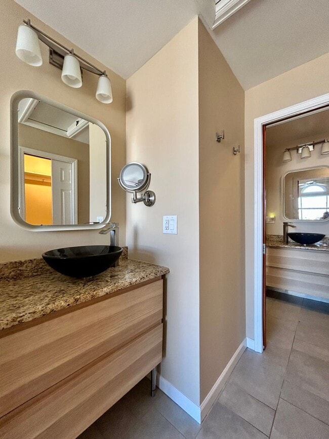 Building Photo - Gorgeous 3-Bedroom Home with Unobstructed Views and Access to North Open Space from Yard!