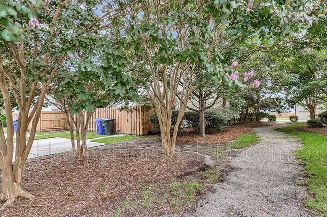 Building Photo - 2932 Sugarberry Ln