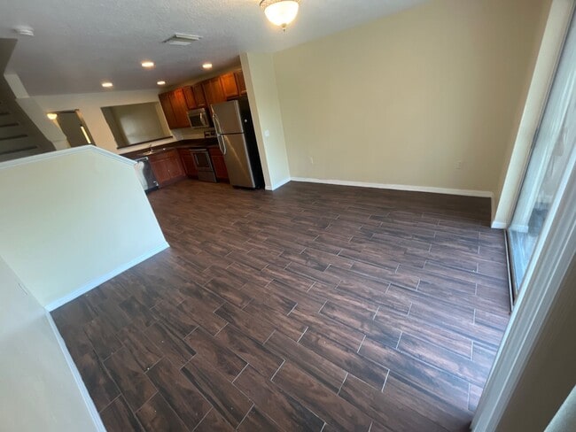 Building Photo - Stylish 2-Bed Modern Home at an Unbeatable...