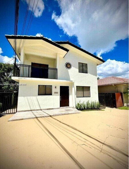 Primary Photo - 2324 SW 57th Ct