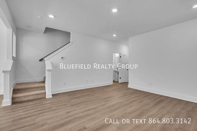 Building Photo - 416 E Parima Ct