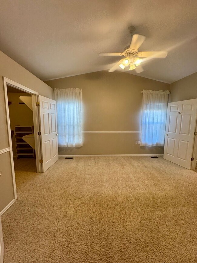 Building Photo - Beautiful home in Pulpit Rock with Stunning Mountain Views