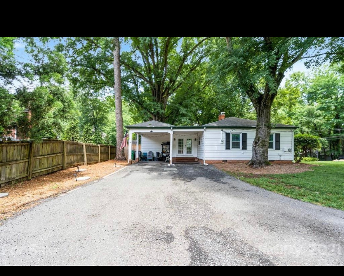 Building Photo - 4326 Castleton Rd