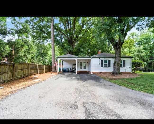 Building Photo - 4326 Castleton Rd