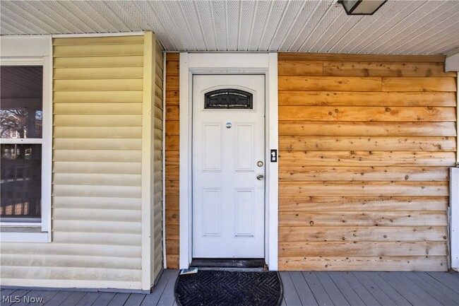 Building Photo - 1566 Winchester Ave