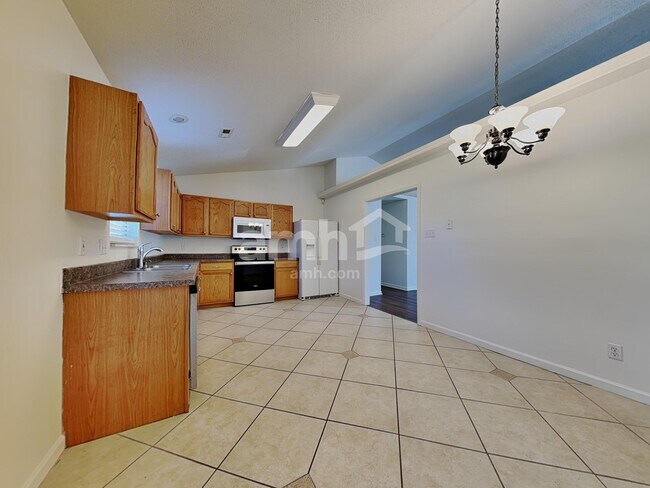 Building Photo - 2114 Post Oak Ln