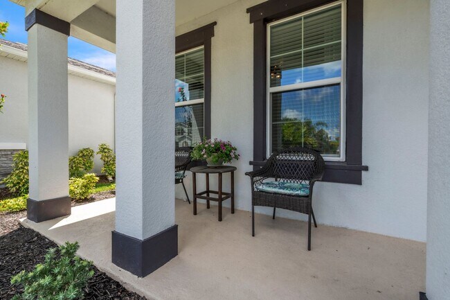 Building Photo - Spacious 5-Bedroom Home with Resort-Style ...