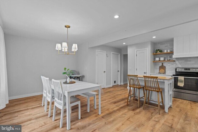 Building Photo - 1232 Peggy Dr