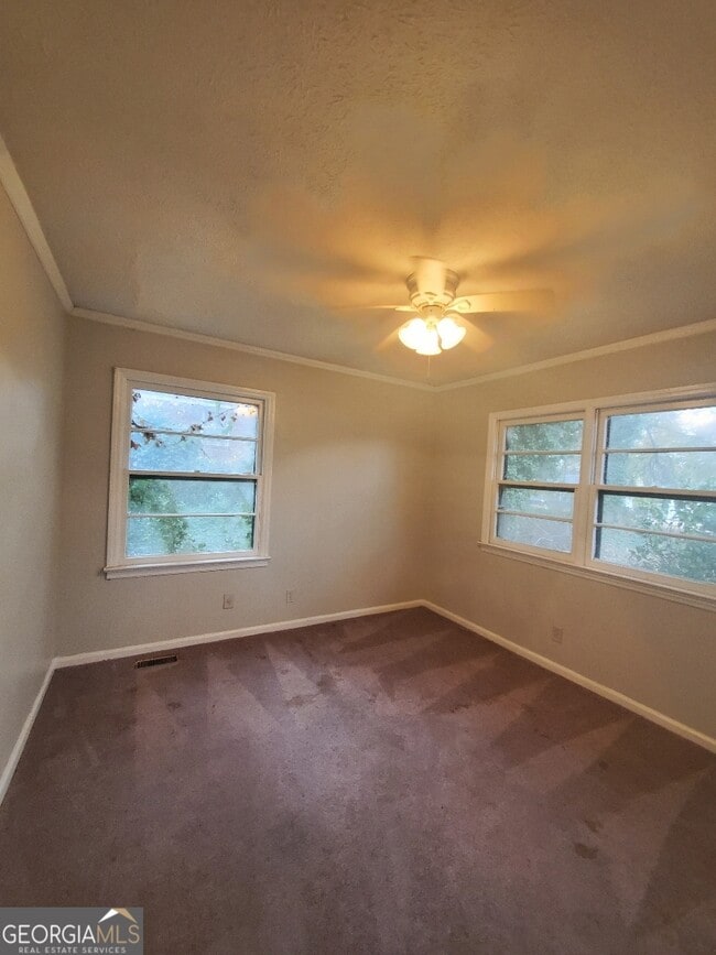 Building Photo - 498 North Ave