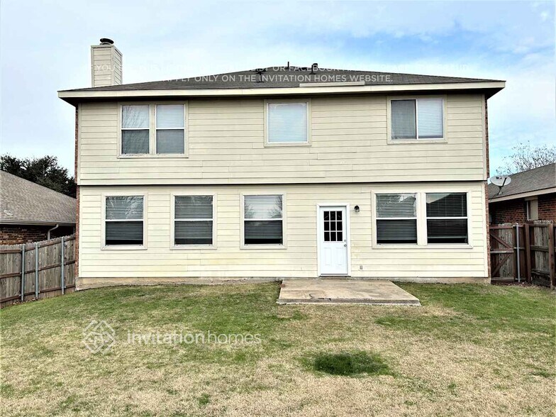 Building Photo - 9313 Newport Ln