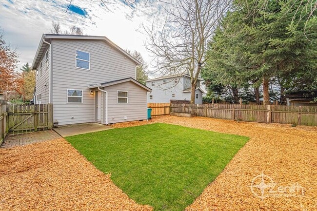 Building Photo - 1216 W 22nd St