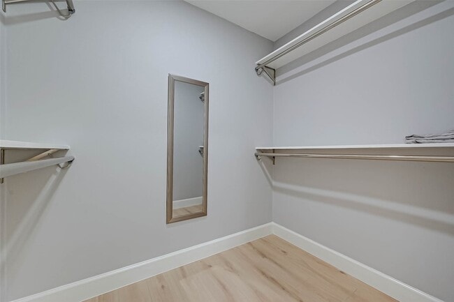 Building Photo - 5522 Caversham Dr