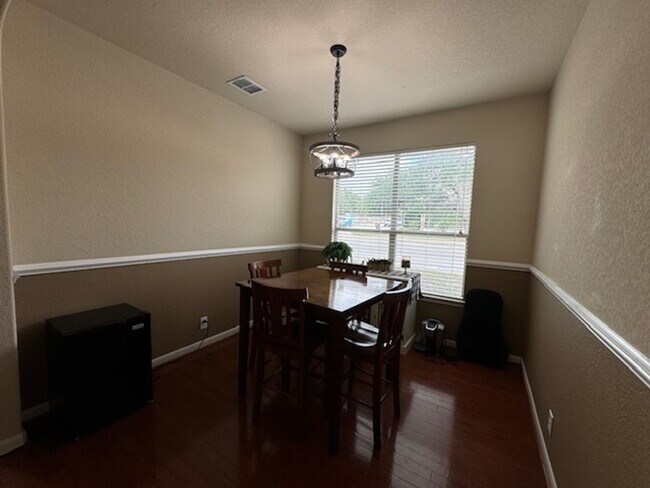 Building Photo - Texas Size Home!! Featuring over 2700 sq ft