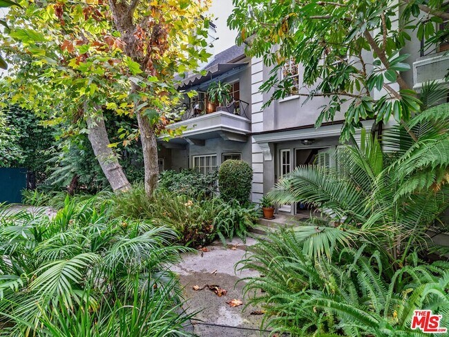 Building Photo - 1321 Hayworth Ave