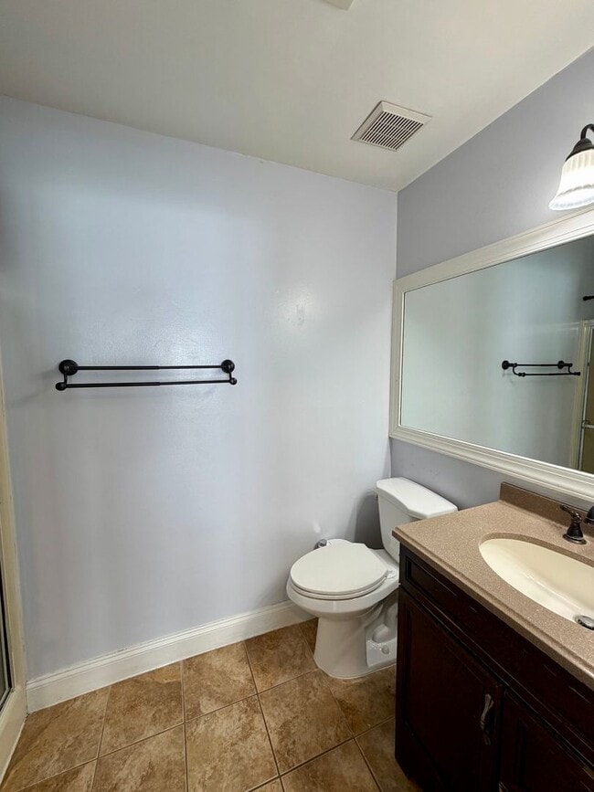 Building Photo - 401 Waters Edge Dr