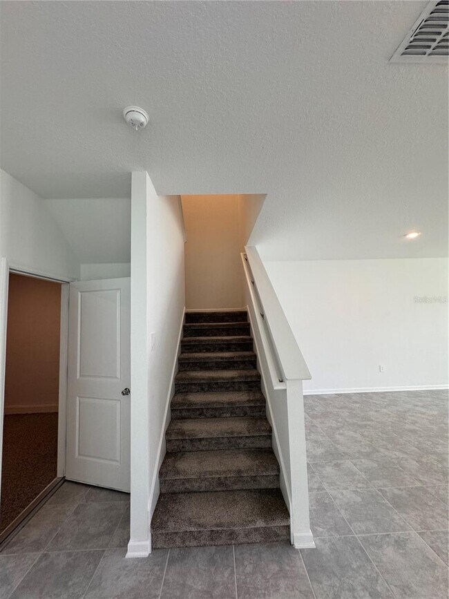 Building Photo - 297 Bogey Dr