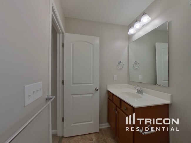 Building Photo - 8222 Midas Ln