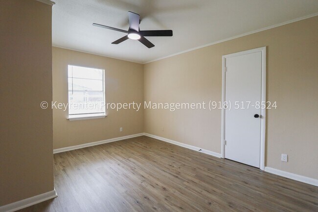 Building Photo - 3 Bed | 2.5 Bath in Oologah!