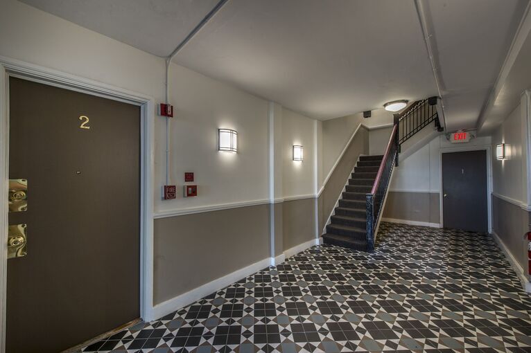 Building Photo - 5 Barrows St