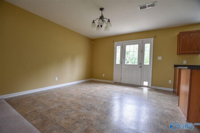 Building Photo - 15395 Mill Valley Dr
