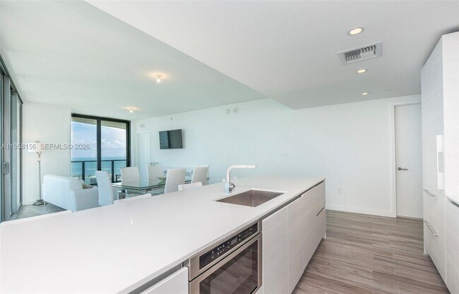 Building Photo - 1300 S Miami Ave