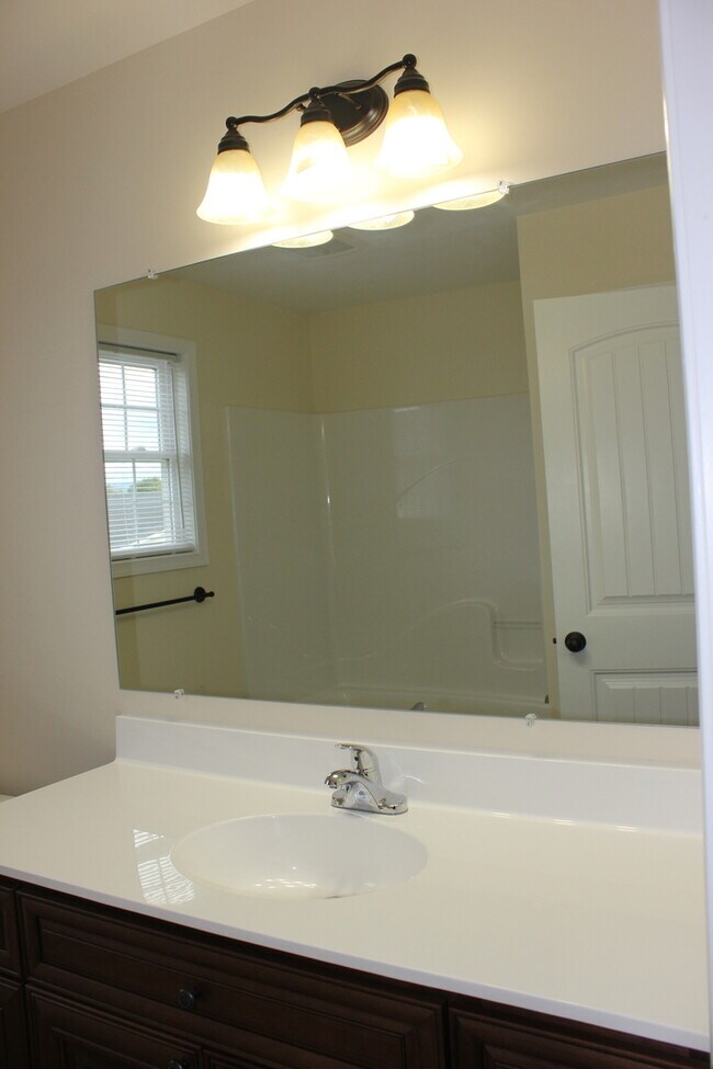 Building Photo - Duplex in Turner Ashby School District