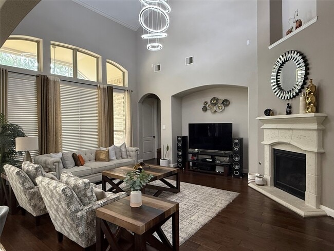 Building Photo - 166 Lindenberry Cir