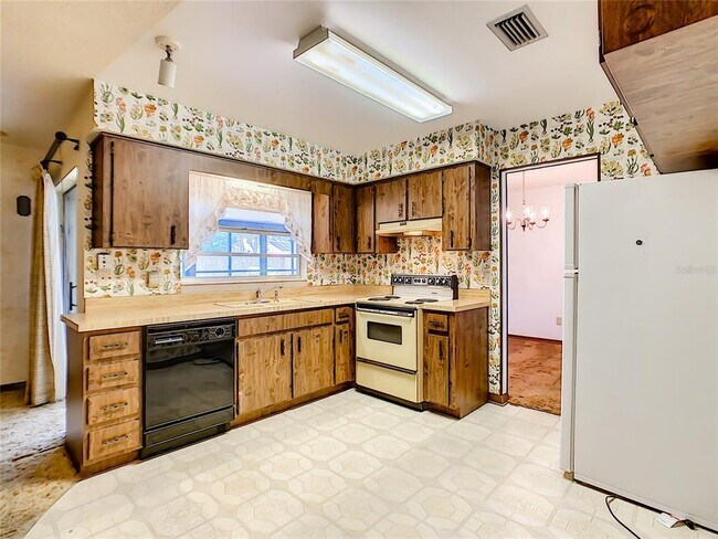 Building Photo - 5515 Albert Dr