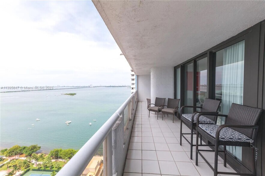 Building Photo - 1717 N Bayshore Dr