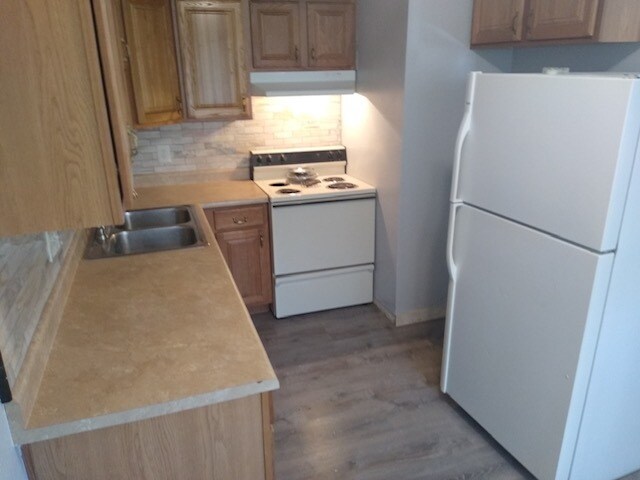 Building Photo - April Shamrocks