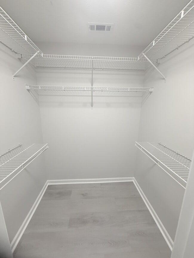 Building Photo - 6005 Palisade Ct
