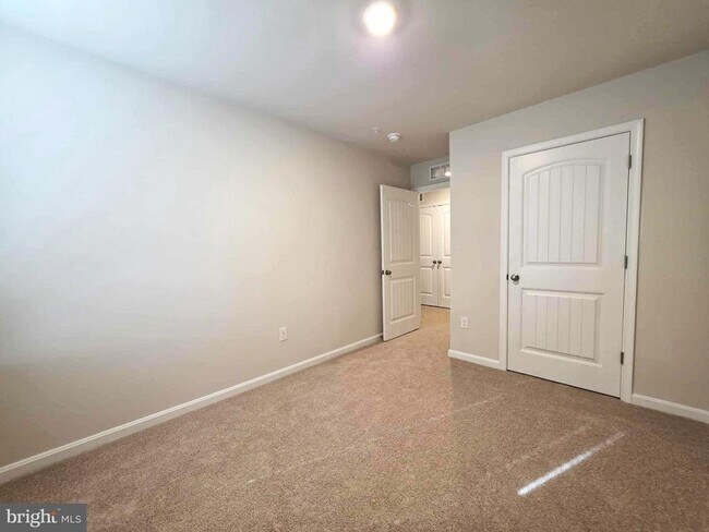 Building Photo - 1424 Sugarplum Ln