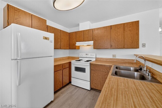 Building Photo - 2702 Alicialynn Way